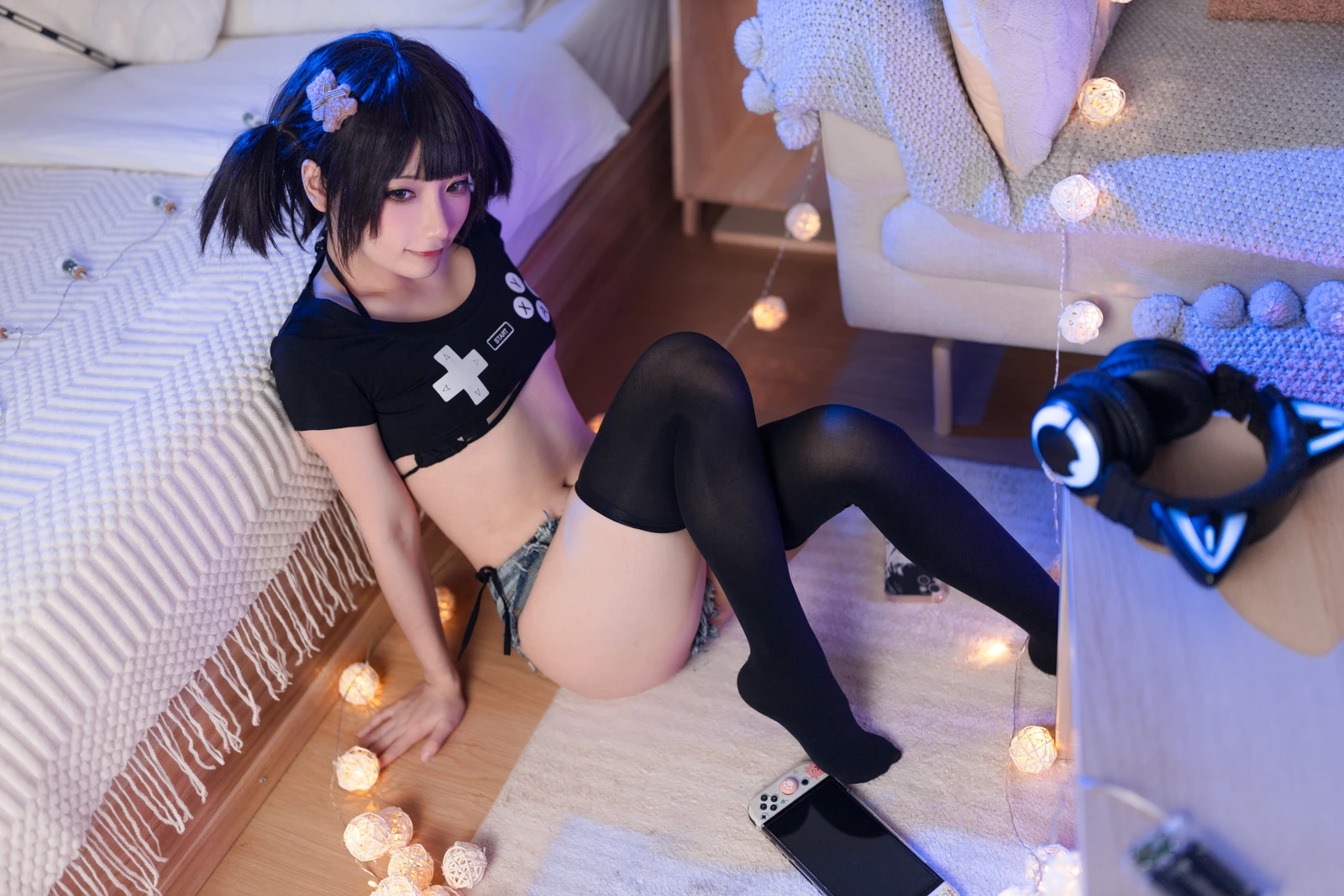图片[2]-偷玩游戏机的少女 48P-COS世界
